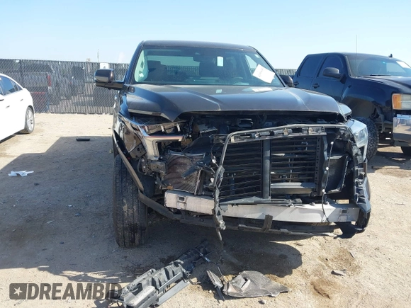 2024 Toyota Tundra Limited z VIN 5TFJA5DB9RX156634, wystawiony jako IAAI lot #41999055 z przebiegiem 29 692 mil mil oraz . Historia ofert i sprzedaży dostępna na DreamBid. Obrazek 6.