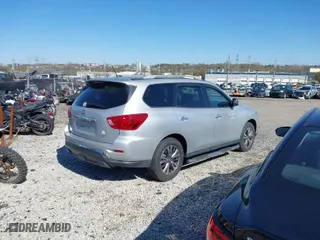 2017 Nissan Pathfinder S with VIN 5N1DR2MM9HC691860, listed as a IAAI auction lot 42006068 with 125,315 mi miles. Bid and sale history available at carsss.com. Image 4.