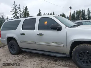 2010 Chevrolet Suburban LS with VIN 1GNUKHE33AR254447, listed as a IAAI auction lot 41727372 with 178,798 mi miles. Bid and sale history available at carsss.com. Image 13.