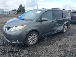 2011 Toyota Sienna XLE with VIN 5TDDK3DCXBS003666, listed as a IAAI auction lot 41807992 with 156,699 mi miles. Bid and sale history available at carsss.com. Image 17.