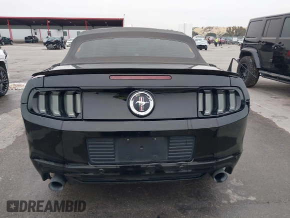 2014 Ford Mustang V6 z VIN 1ZVBP8EM2E5330955, wystawiony jako IAAI lot #41567236 z przebiegiem 17 365 mil mil oraz . Historia ofert i sprzedaży dostępna na DreamBid. Obrazek 16.