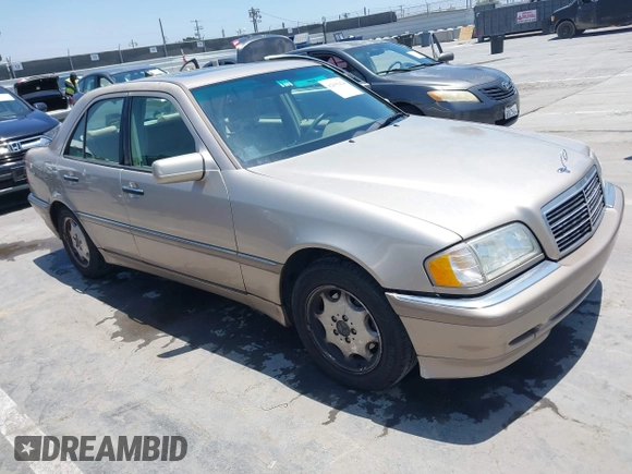 2000 Mercedes-Benz C 230 Kompressor с VIN WDBHA24G1YA812740, выставлен на аукционе IAAI как лот 42655424 с пробегом 227 815 миль миль и . История ставок и продаж доступна на DreamBid. Изображение 1.