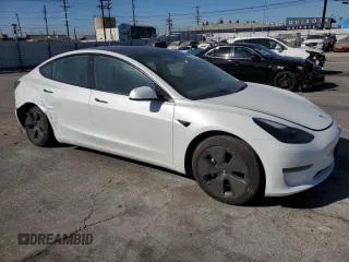2023 Tesla Model 3 z VIN 5YJ3E1EA7PF430495, wystawiony jako Copart lot #64046515 z przebiegiem 32 829 mil mil oraz Szkoda całkowita • Salvage title. Historia ofert i sprzedaży dostępna na DreamBid. Obrazek 4.