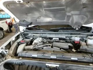 2024 Chevrolet Silverado 2500HD LT z VIN 2GC4YNEY3R1264904, wystawiony jako Copart lot #68072175 z przebiegiem 27 867 mil mil oraz Szkoda całkowita • Salvage title. Historia ofert i sprzedaży dostępna na DreamBid. Obrazek 13.