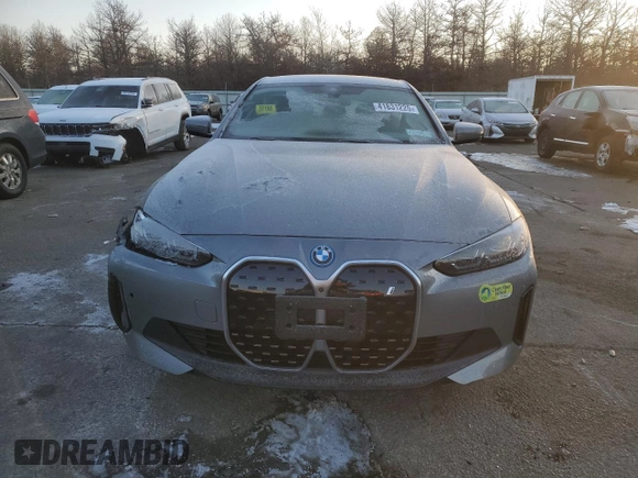 2024 BMW i4 xDrive40 z VIN WBY83FB05RFS82087, wystawiony jako Copart lot #41831225 z przebiegiem 1 396 mil mil oraz Szkoda całkowita • Salvage title. Historia ofert i sprzedaży dostępna na DreamBid. Obrazek 5.