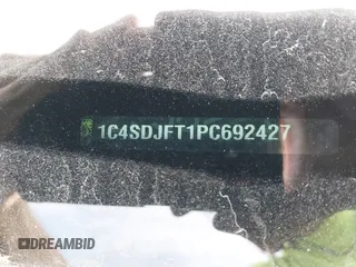 2023 Dodge Durango Pursuit z VIN 1C4SDJFT1PC692427, wystawiony jako IAAI lot #39687263 z przebiegiem 4 524 mil mil oraz . Historia ofert i sprzedaży dostępna na DreamBid. Obrazek 9.