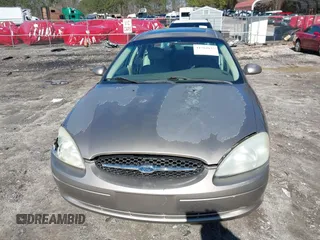 2002 Ford Taurus SES Standard with VIN 1FAFP55S72A256247, listed as a IAAI auction lot 41584035 with 194,270 mi miles. Bid and sale history available at carsss.com. Image 12.