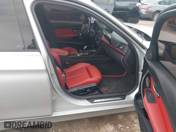 2013 BMW 3 Series 335i с VIN WBA3A9C50DF476559, выставлен на аукционе IAAI как лот 41723123 с пробегом 121 585 миль миль и . История ставок и продаж доступна на DreamBid. Изображение 5.