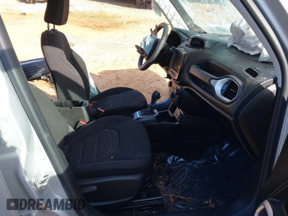 2021 Jeep Renegade Latitude with VIN ZACNJCBB6MPM80996, listed as a IAAI auction lot 41676526 with Not Provided miles. Bid and sale history available at carsss.com. Image 5.