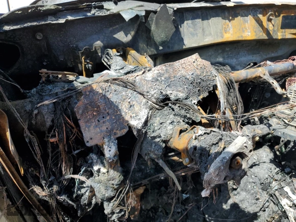 2010 Toyota Tundra z VIN 5TFRM5F11AX015110, wystawiony jako Copart lot #59004835 z przebiegiem Nie podano mil oraz Szkoda całkowita • Salvage title. Historia ofert i sprzedaży dostępna na DreamBid. Obrazek 9.