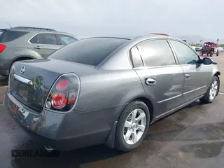 2005 Nissan Altima 3.5 SE with VIN 1N4BL11D75N478987, listed as a IAAI auction lot 41129015 with 123,746 mi miles. Bid and sale history available at carsss.com. Image 4.