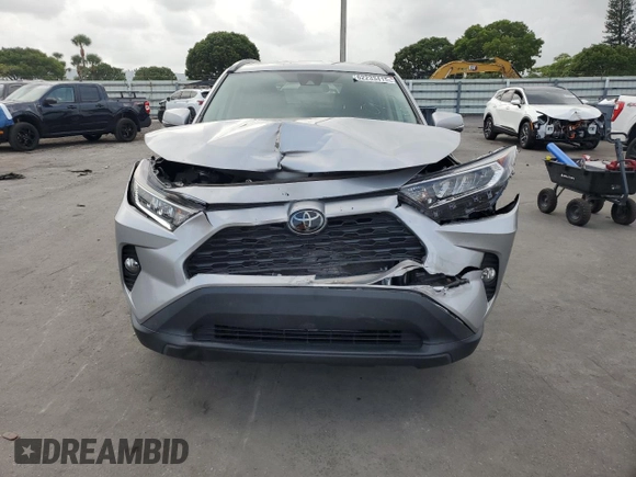 2021 Toyota RAV4 XLE with VIN 2T3W1RFVXMW161939, listed as a Copart auction lot 62233415 with 34,291 mi miles and Salvage title. Bid and sale history available at DreamBid. Image 5.