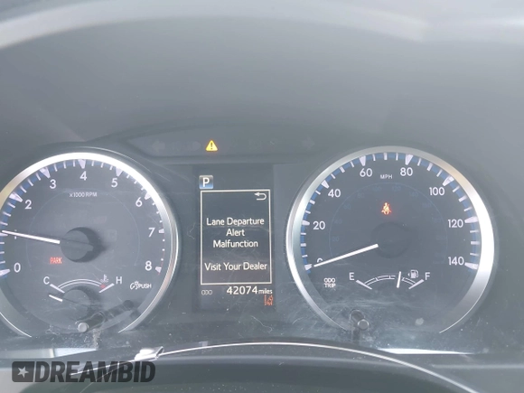 2018 Toyota Highlander LE с VIN 5TDBZRFH4JS907963, выставлен на аукционе IAAI как лот 42160263 с пробегом 42 074 миль миль и . История ставок и продаж доступна на DreamBid. Изображение 7.