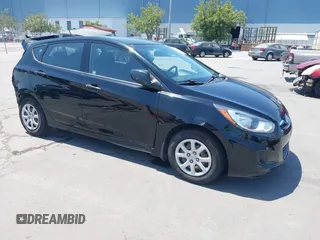 2013 Hyundai Accent GS z VIN KMHCT5AE8DU079200, wystawiony jako IAAI lot #42437103 z przebiegiem 38 644 mil mil oraz . Historia ofert i sprzedaży dostępna na DreamBid. Obrazek 1.