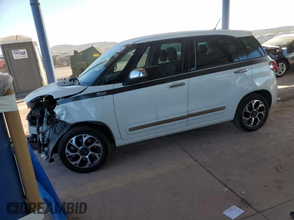 2014 FIAT 500L Lounge with VIN ZFBCFACH8EZ016424, listed as a Copart auction lot 83157294 with 89,918 mi miles and Salvage Title. Bid and sale history available at carsss.com. Image 1.