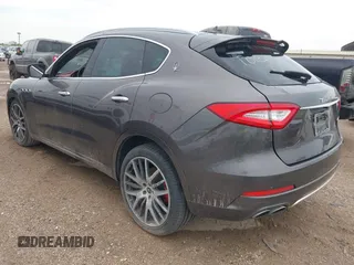 2017 Maserati Levante S с VIN ZN661YUSXHX247660, выставлен на аукционе IAAI как лот 42473374 с пробегом 90 150 миль миль и . История ставок и продаж доступна на DreamBid. Изображение 3.