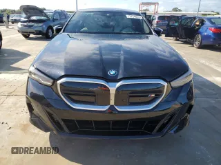 2024 BMW i5 M60 z VIN WBY43FK00RCP12947, wystawiony jako Copart lot #73754024 z przebiegiem Nie podano mil oraz Szkody całkowita. Historia ofert i sprzedaży dostępna na DreamBid. Obrazek 5.