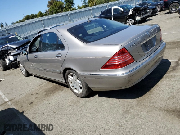 2005 Mercedes-Benz S-Class 5.0L with VIN WDBNG75J15A447352, listed as a Copart auction lot 53681734 with 0 mi miles and Salvage Title. Bid and sale history available at carsss.com. Image 2.