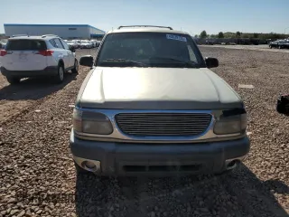 2000 Ford Explorer XLT with VIN 1FMZU63E7YZB87715, listed as a Copart auction lot 43539135 with 233,743 mi miles and Clean title. Bid and sale history available at DreamBid. Image 5.
