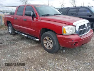 2006 Dodge Dakota SLT with VIN 1D7HE48J06S558586, listed as a IAAI auction lot 41591673 with 252,722 mi miles. Bid and sale history available at carsss.com. Image 1.