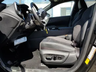 2024 Lexus RX 450h+ Luxury z VIN JTJCJMGA2R2021916, wystawiony jako Copart lot #57710955 z przebiegiem 10 959 mil mil oraz Szkoda całkowita • Salvage title. Historia ofert i sprzedaży dostępna na DreamBid. Obrazek 7.