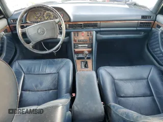 1989 Mercedes-Benz 560 with VIN WDBCA39E7KA453389, listed as a Copart auction lot 45884155 with 231,828 mi miles and Clean Title. Bid and sale history available at DreamBid. Image 8.