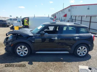 2019 MINI Countryman Cooper с VIN WMZYV5C50K3F57360, выставлен на аукционе IAAI как лот 42544175 с пробегом 92 939 миль миль и . История ставок и продаж доступна на DreamBid. Изображение 15.