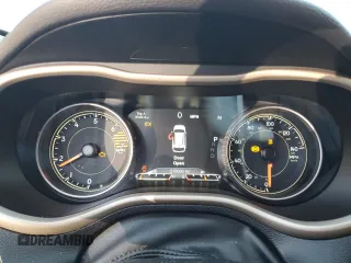 2017 Jeep Cherokee Limited z VIN 1C4PJLDB8HW522411, wystawiony jako Copart lot #55209455 z przebiegiem 216 690 mil mil oraz Szkoda całkowita • Salvage title. Historia ofert i sprzedaży dostępna na DreamBid. Obrazek 9.