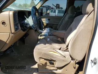 1999 GMC Sierra 2500 SLE z VIN 1GTGK29U4XE508883, wystawiony jako Copart lot #64370914 z przebiegiem 339 322 mil mil oraz Szkody całkowita. Historia ofert i sprzedaży dostępna na DreamBid. Obrazek 7.