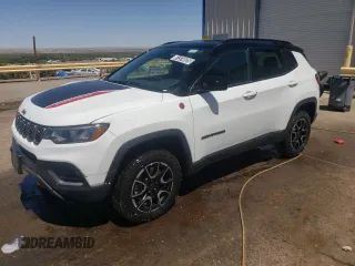 2025 Jeep Compass Trailhawk with VIN 3C4NJDDN2ST533537, listed as a Copart auction lot 61374825 with 8,889 mi miles and Clean title. Bid and sale history available at DreamBid. Image 1.