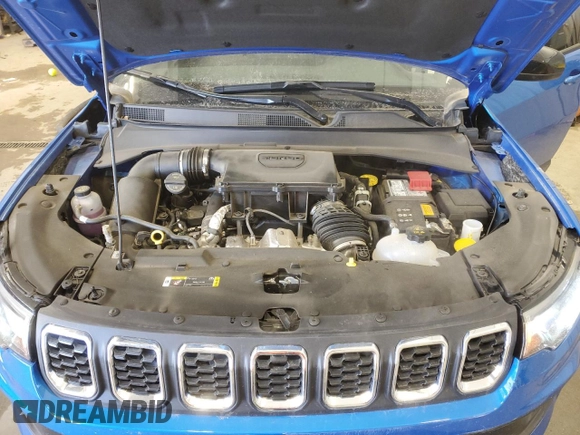 2024 Jeep Compass Latitude Lux with VIN 3C4NJDFN5RT155253, listed as a Copart auction lot 42655665 with 2,130 mi miles and Salvage title. Bid and sale history available at DreamBid. Image 14.