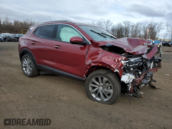 2023 Buick Encore GX Essence с VIN KL4MMGSL9PB133807, выставлен на аукционе Copart как лот 87471314 с пробегом 5 705 миль миль и Списание • Salvage title. История ставок и продаж доступна на DreamBid. Изображение 4.