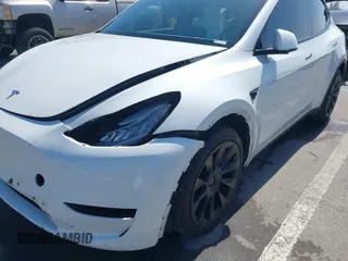 2021 Tesla Model Y Long Range with VIN 5YJYGDEEXMF280480, listed as a IAAI auction lot 41993633 with 69,579 mi miles. Bid and sale history available at carsss.com. Image 22.