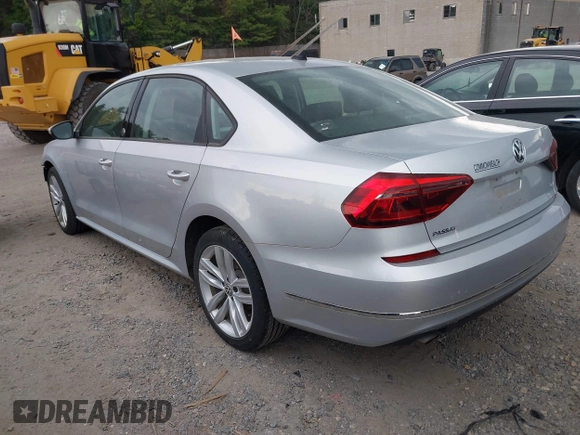 2019 Volkswagen Passat Wolfsburg Edition z VIN 1VWLA7A30KC002809, wystawiony jako IAAI lot #42341311 z przebiegiem 31 181 mil mil oraz . Historia ofert i sprzedaży dostępna na DreamBid. Obrazek 15.