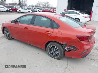 2022 Kia Forte LXS z VIN 3KPF24AD2NE468128, wystawiony jako IAAI lot #41939344 z przebiegiem 13 305 mil mil oraz . Historia ofert i sprzedaży dostępna na DreamBid. Obrazek 3.