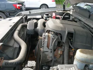 2007 Chevrolet Silverado 1500 1LT z VIN 2GCEK13M171633285, wystawiony jako IAAI lot #42707912 z przebiegiem 98 337 mil mil oraz . Historia ofert i sprzedaży dostępna na DreamBid. Obrazek 19.