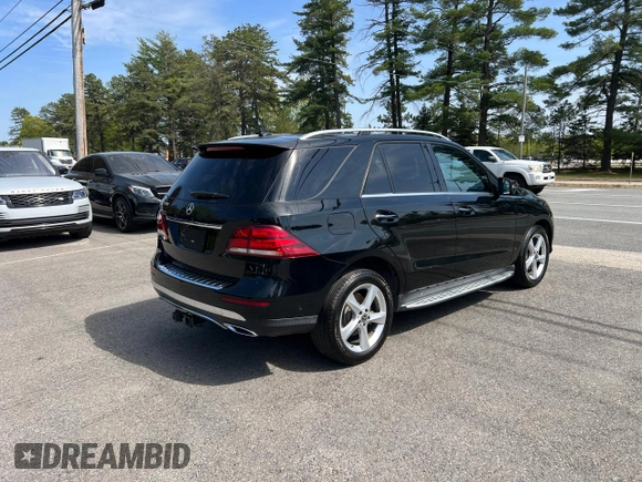 2018 Mercedes-Benz GLE 350 z VIN 4JGDA5JB4JB033015, wystawiony jako Copart lot #57177215 z przebiegiem 176 832 mil mil oraz Czysty tytuł • Clean title. Historia ofert i sprzedaży dostępna na DreamBid. Obrazek 4.