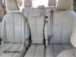 2012 Toyota Sienna XLE AAS z VIN 5TDYK3DC9CS243892, wystawiony jako Copart lot #61198555 z przebiegiem 129 061 mil mil oraz Nie do naprawy • Non repairable. Historia ofert i sprzedaży dostępna na DreamBid. Obrazek 10.