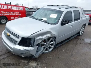 2013 Chevrolet Avalanche LTZ with VIN 3GNTKGE73DG306592, listed as a IAAI auction lot 41695072 with 243,700 mi miles. Bid and sale history available at carsss.com. Image 17.