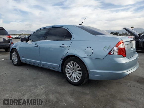 2010 Ford Fusion Hybrid z VIN 3FADP0L32AR211419, wystawiony jako Copart lot #50316755 z przebiegiem 72 651 mil mil oraz Szkoda całkowita • Salvage title. Historia ofert i sprzedaży dostępna na DreamBid. Obrazek 2.