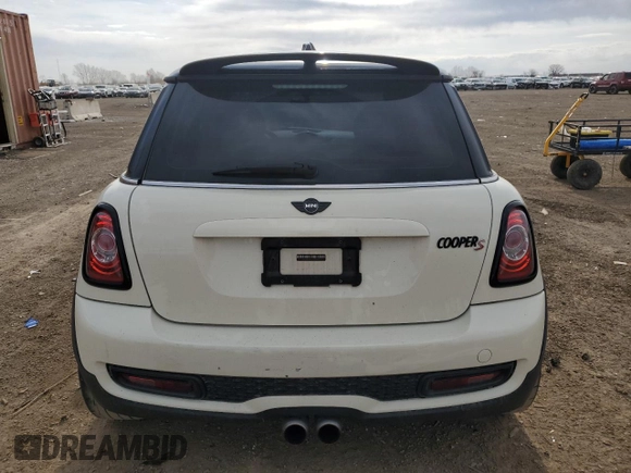 2013 MINI Hardtop S with VIN WMWSV3C54DT478670, listed as a Copart auction lot 52710445 with 58,974 mi miles and Salvage title. Bid and sale history available at DreamBid. Image 6.