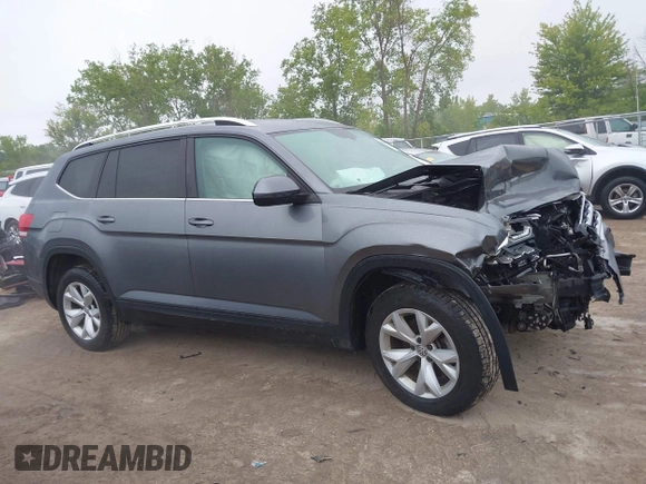 2018 Volkswagen Atlas SE z VIN 1V2KR2CAXJC517240, wystawiony jako IAAI lot #42361370 z przebiegiem 129 546 mil mil oraz . Historia ofert i sprzedaży dostępna na DreamBid. Obrazek 14.