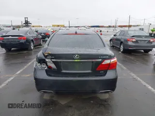 2010 Lexus LS 460 z VIN JTHCL5EF2A5007842, wystawiony jako IAAI lot #41762378 z przebiegiem 102 284 mil mil oraz . Historia ofert i sprzedaży dostępna na DreamBid. Obrazek 16.