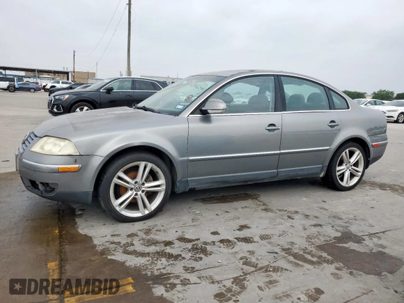 2004 Volkswagen Passat GLS z VIN WVWPD63B04P325358, wystawiony jako Copart lot #57180485 z przebiegiem 195 553 mil mil oraz Czysty tytuł • Clean title. Historia ofert i sprzedaży dostępna na DreamBid. Obrazek 1.