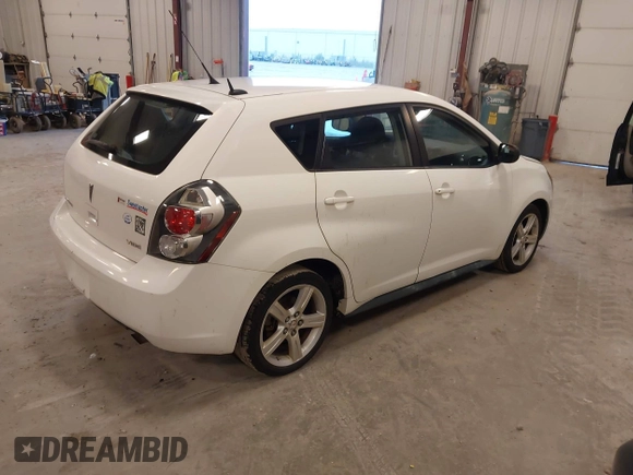 2009 Pontiac Vibe 1SB z VIN 5Y2SP67039Z434371, wystawiony jako IAAI lot #42155194 z przebiegiem 155 756 mil mil oraz . Historia ofert i sprzedaży dostępna na DreamBid. Obrazek 4.