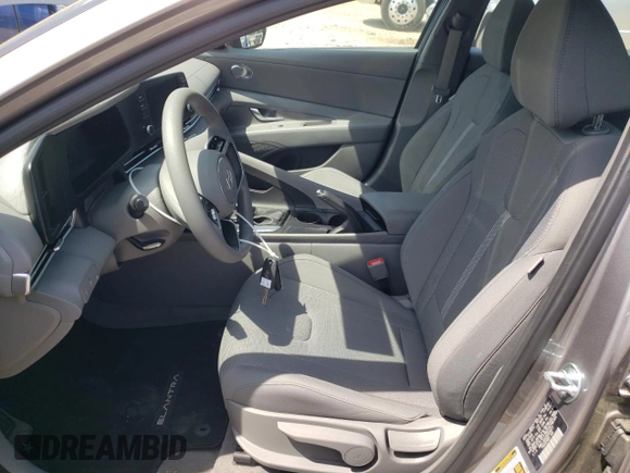 2024 Hyundai Elantra SE с VIN KMHLL4DGXRU834877, выставлен на аукционе Copart как лот 54592615 с пробегом 3 888 миль миль и Списание • Salvage title. История ставок и продаж доступна на DreamBid. Изображение 7.