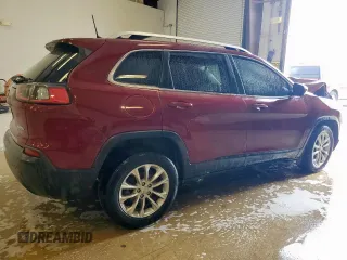 2019 Jeep Cherokee Latitude z VIN 1C4PJLCB5KD297420, wystawiony jako Copart lot #57666925 z przebiegiem 85 640 mil mil oraz Czysty tytuł • Clean title. Historia ofert i sprzedaży dostępna na DreamBid. Obrazek 3.