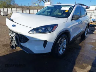 2022 Ford Escape SE z VIN 1FMCU0G64NUB64536, wystawiony jako IAAI lot #41834238 z przebiegiem 31 686 mil mil oraz . Historia ofert i sprzedaży dostępna na DreamBid. Obrazek 19.