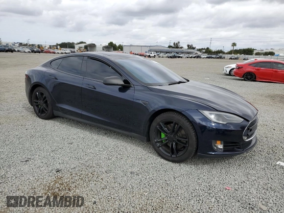 2013 Tesla Model S Performance с VIN 5YJSA1DP9DFP05325, выставлен на аукционе Copart как лот 52617545 с пробегом 122 847 миль миль и Списание • Salvage title. История ставок и продаж доступна на DreamBid. Изображение 4.