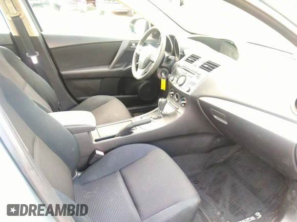 2012 Mazda 3 i Touring z VIN JM1BL1V83C1622692, wystawiony jako IAAI lot #42447571 z przebiegiem 136 065 mil mil oraz . Historia ofert i sprzedaży dostępna na DreamBid. Obrazek 5.